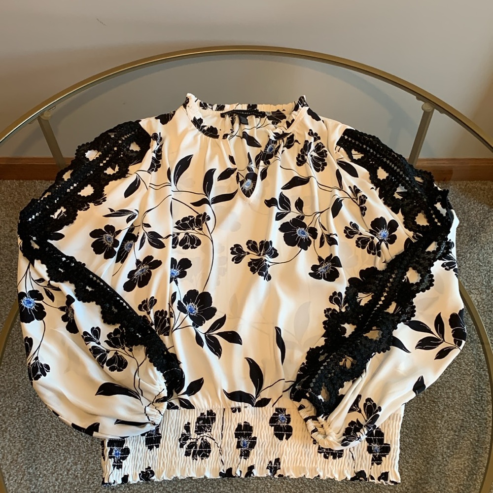 White House Black Market long sleeve floral top Size XXS - Picture 13 of 16